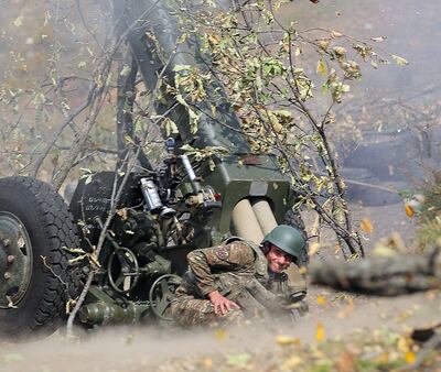 Imagen de un artillero armenio durante un combate con fuerzas azerbaiyanas en la región de  Nagorno-Karabaj.