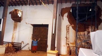 La iglesia de San Joaquín ya no da más. Fue construida en 1746 y en cualquier momento se producirá  el colapso de su estructura.