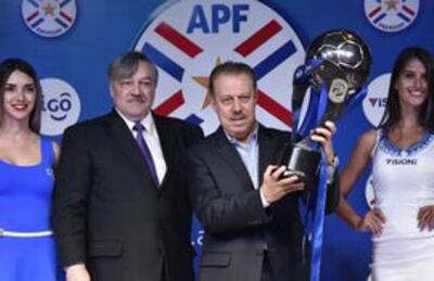 Rubén di Tore (d), presidente de Libertad.