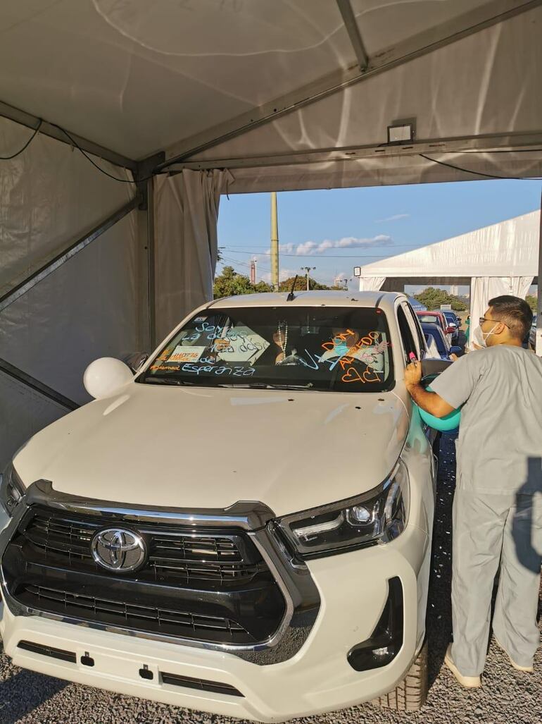 El Autovac Bahía de La Costa ya vacunó a miles de personas.