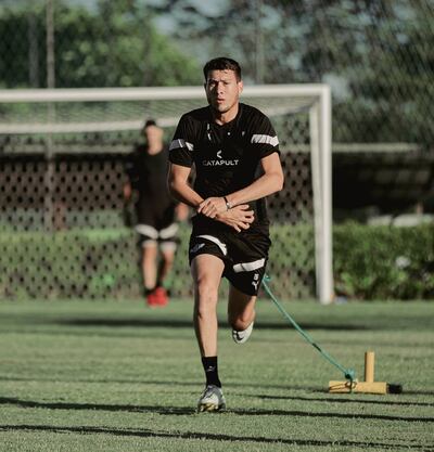 Hernesto Ezequiel Caballero Benítez (31 años), mediocampista de Libertad.