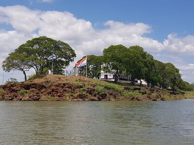 Monseñor Pedro Collar Noguera en gira pastoral visitó, las parroquias del departamento de Ñeembucú, entre ellas el de Puerto Itá Pirú (imagen).