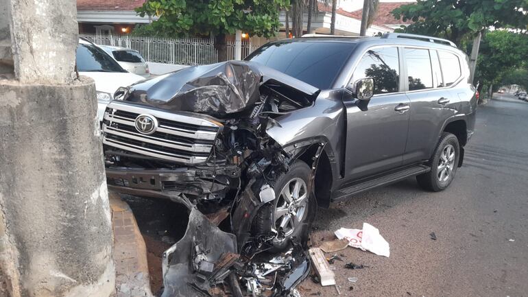En estas condiciones quedo la camioneta Toyota Land Cruiser perteneciente a Óscar “Tacuara” Cardozo.