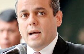 Camilo Benítez, contralor general de la República. Fue convocado por el Senado, que le encomendó auditar a las binacionales.