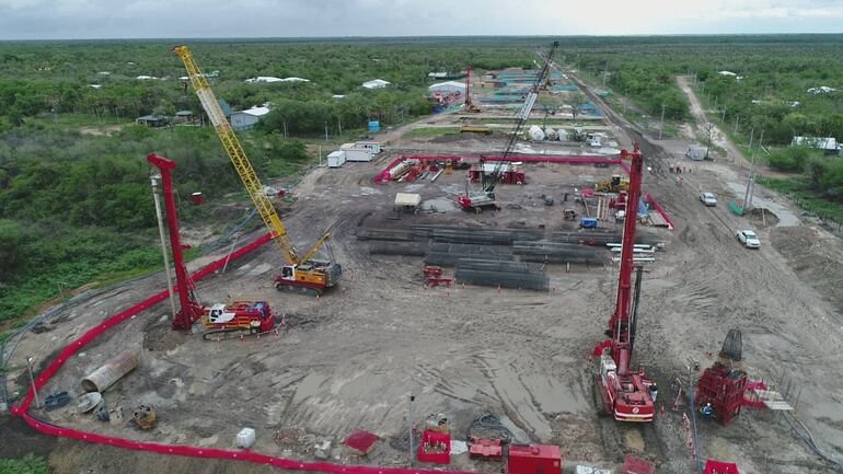 Trabajos en Carmelo Peralta, en la zona del futuro puente de la bioceánica.