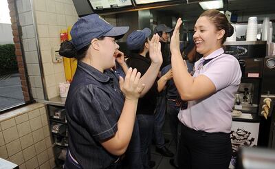 Las empresas que contratan a personas con discapacidad pueden obtener incentivos fiscales, señala Elizeche.