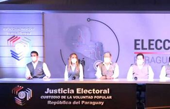 El TSJE dio una conferencia de prensa hoy a través de su comité de supervisión de estas elecciones municipales.