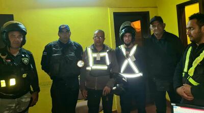Los guardias de seguridad quienes frustraron el robo de domiciliario.