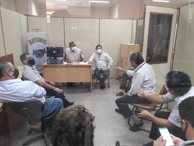 Funcionarios del MIC en reunión. En la ocasión lamentaron la falta de atención del ministro Luis Alberto Castiglioni y decidieron realizar una protesta.