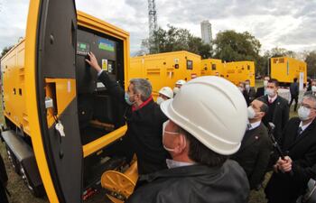 Grupos generadores entregados para la ANDE.