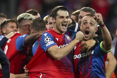 Jugadores del Viktoria Plzen celebran la clasificación a la fase de grupos de la Champions.