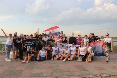 Fanáticas de Alejandro Sanz se reunieron en la Costanera de Asunción para captar la atención de productoras que se animen a traer de regreso al español.