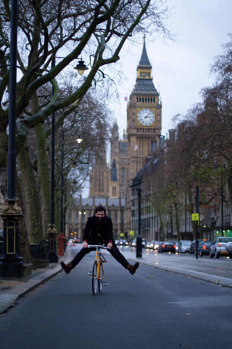 La clave es acostumbrarse primero a conducir por la izquierda y andar con cuidado.