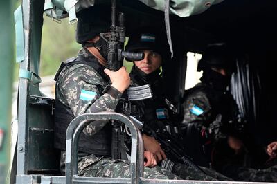 Imagen de miembros de la Policía Militar de Orden Público (PMOP) durante un operativo especial en Tegucigalpa el pasado 27 de noviembre de 2022.