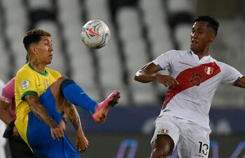 El brasileño Roberto Firmino está anunciado para el juego estelar de hoy, por el Grupo B, en Río de Janeiro para el juego contra Colombia. (AFP)