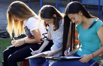 La universidad tiene un rol esencial en la sociedad, de gran alcance, porque logra que sus egresados se inserten rápidamente, ocupen aquellos puestos laborales más requeridos y de relevancia.