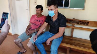 Procesados por atacar a policías van a prisión.