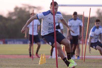 Braian José Samudio (26 años, de Toluca), en el entrenamiento físico del plantel de la selección.