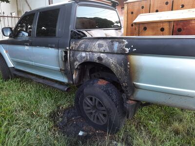 El fuego afecto a una camioneta de la precandidata a la Intendencia de Pedro Juan Caballero.