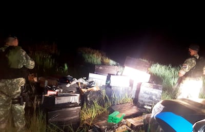 Los productos estaban entre la maleza a orilla del lago Itaipú.