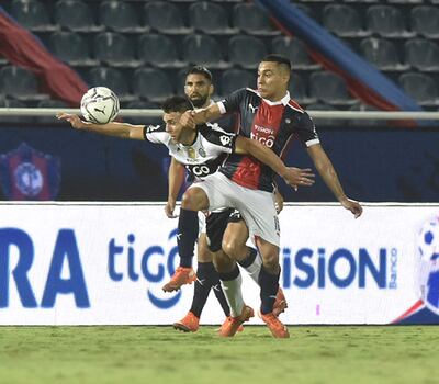 El franjeado Braian Ojeda no terminó el juego debido a las dos amarillas que recibió.