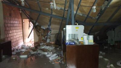 Parte de un depósito derrumbado en Ñemby. (gentileza).