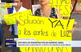 Vecinos se manifiestan en Barrio Jara