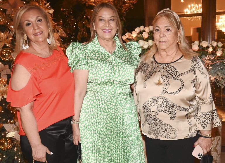 Mamu Morínigo, Dina Aycock y Sel Ericksen.