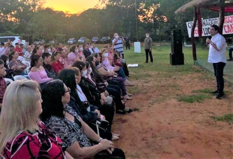 Una reunión tempranera que convocó a la dirigencia de base de Carapeguá para recibir a la comitiva del vicepresidente Hugo Velázquez