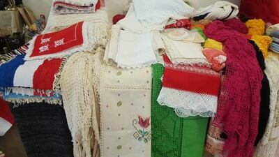 Los artesanos del microcentro de Asunción aguardan un repunte de ventas en Semana Santa.