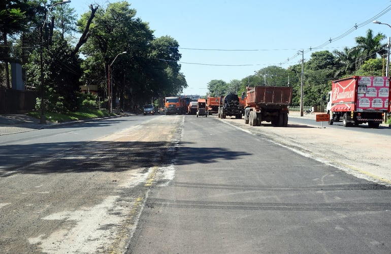 El MOPC desembolsó US$ 30 millones a Mota Engil, empresa que no terminó ni la tercera parte de lo proyectado en el metrobús. Todas las construcciones realizadas fueron demolidas.