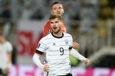 Timo Werner festeja uno de los dos goles que marcó ayer para Alemania ante Macedonia del Norte.