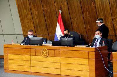 El ministro de Hacienda, Benigno López (primero de la izq.) expuso ayer detalles del proyecto de presupuesto 2021 ante la Comisión Bicameral de Presupuesto del Congreso.