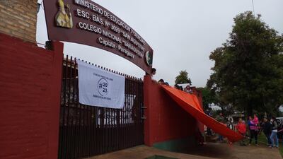 Alumnos del Colegio San Agustín tomaron la institución, y pidieron que el director sea puesto nuevamente en su cargo.
