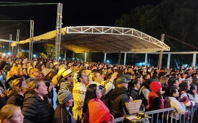 Miles de personas fueron a festejar los 77 años de fundación de Mariano Roque Alonso.