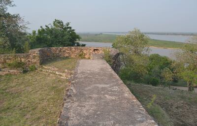 Desde el fuerte se puede observar la belleza del río Paraguay en su máxima expresión.