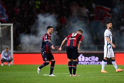 Bologna derrotó al Inter y el Milan depende de sí mismo para ser campeón.