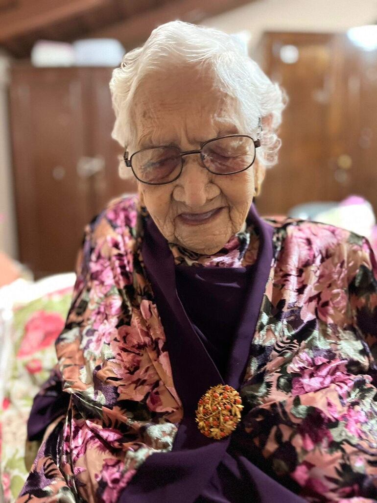 Toribia Rodríguez viuda de Gaete vistió sus mejores galas para recibir a sus familiares y amigos.