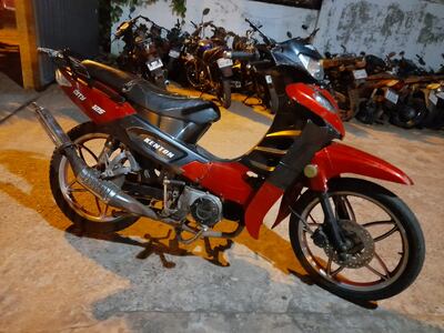 Intentó robar una moto de estacionamiento de un shopping y fue aprehendido en flagrancia