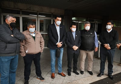 El Lic Gustavo Arias, representante de los trabajadores ante del Consejo del IPS, junto al asesor jurídico Filemón Delvalle y sindicalistas se reunieron hoy con el camarista Osvaldo González Ferreira.