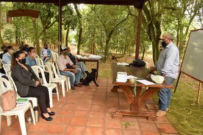 Jornada de capacitación a productores agrícolas de San Ignacio.