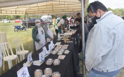 La feria de emprendedores de Ayolas comenzó ayer y termina hoy en el acceso al barrio San Antonio de Ayolas.