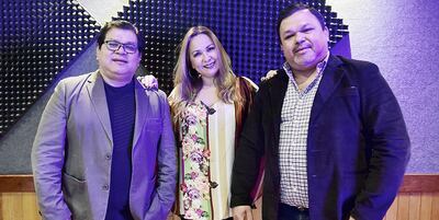 Antonio, Rosa María y Aníbal son el trío principal de Los Alfonso, quienes están de celebración.