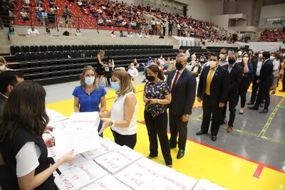 Postulantes del 16° Concurso de Méritos y Oposición para Notarios y Escribanos Públicos de la República del Paraguay, llevado a cabo en la SND Arena.