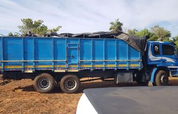 El camión y los litros de gasoil fueron incautados en un establecimiento ganadero.