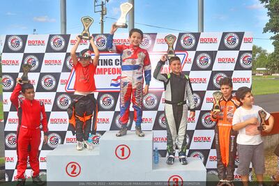 Podio Micro Max: Iván Benítez Bejarano, Sebastián Galeano, Ignacio Wasmosy, Benjamín Bernal, Marcos Toledo y Agustín Rodríguez