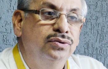 Prof. Dr. Isaías Fretes, cirujano coloproctólogo.