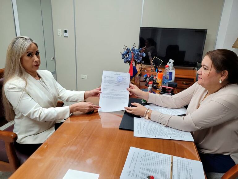 Dra. Verónica Elvira Pereira Penayo.