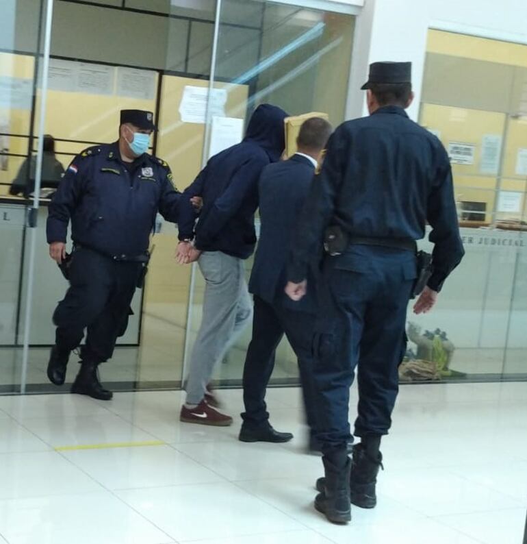 Momento en que Cristhian Samudio, Samudio'i, era detenido.