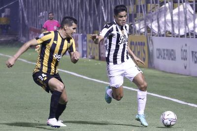 El Libertad-Guaraní comenzará a las 18:15.